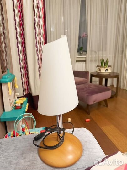 Лампа настольная