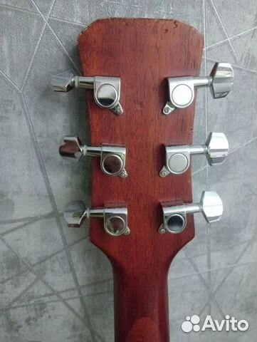 Акустическая гитара