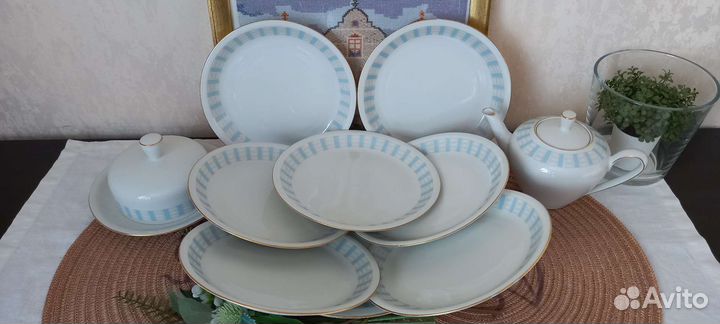 Чайно- кофейный сервиз Рига Шиповник Болгария СССР