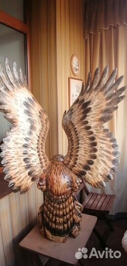 Статуя орла