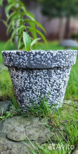 Уличные вазоны бетонные