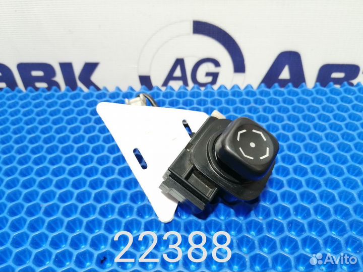 Кнопка регулировки рулевой колонки Toyota Crown