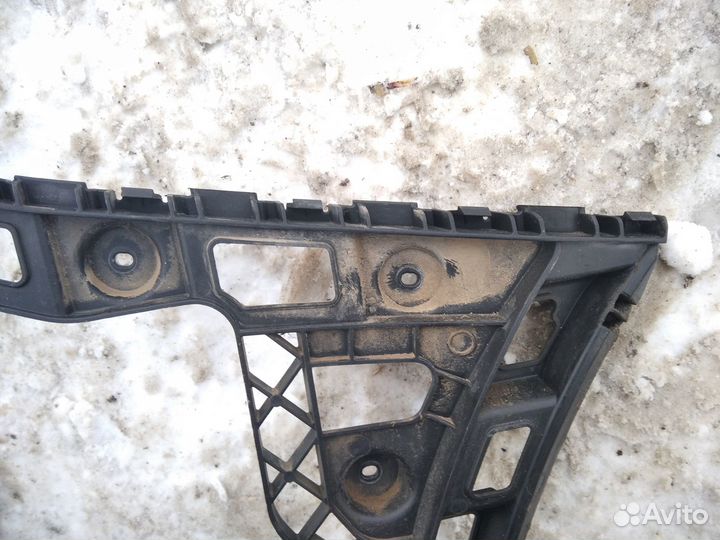 Кронштейн заднего бампера правый Volkswagen Polo