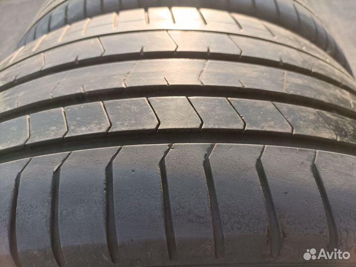 Pirelli P Zero PZ4 255/35 R19