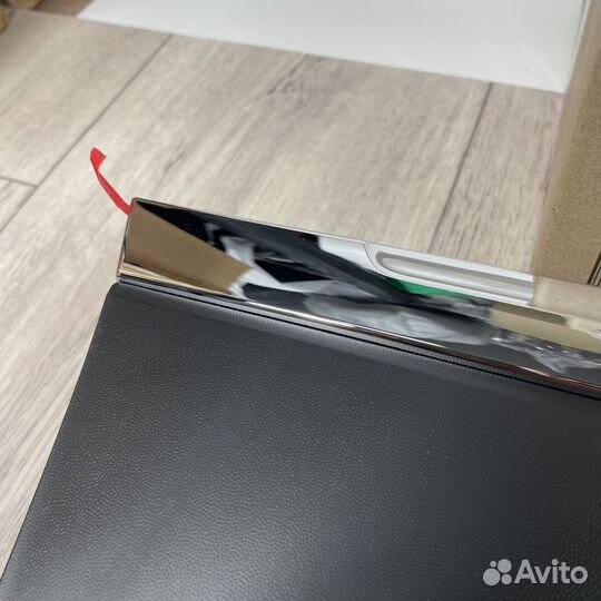 Накладка задней правой двери Volkswagen Tiguan 2