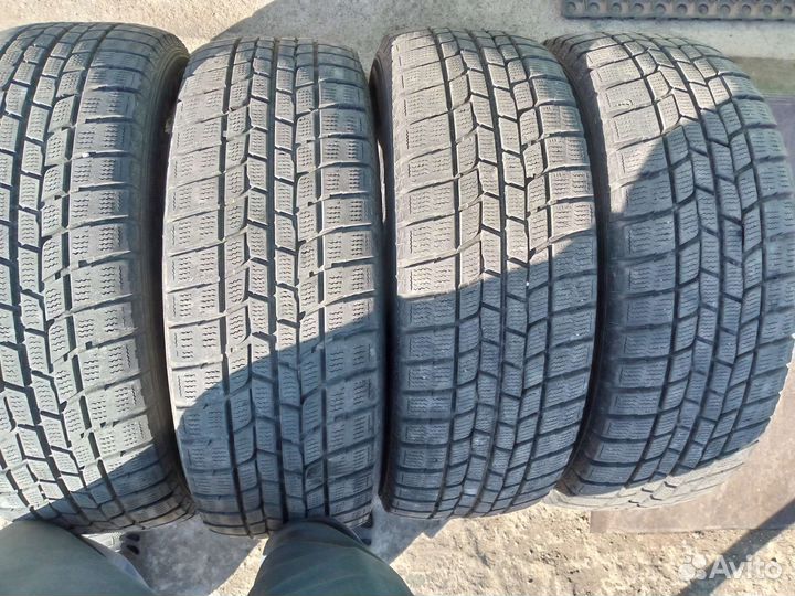 Goodyear 4x4 UG Ice Navi 215/60 R16
