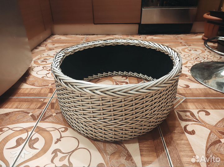 Юбочка для ёлки из ротанга