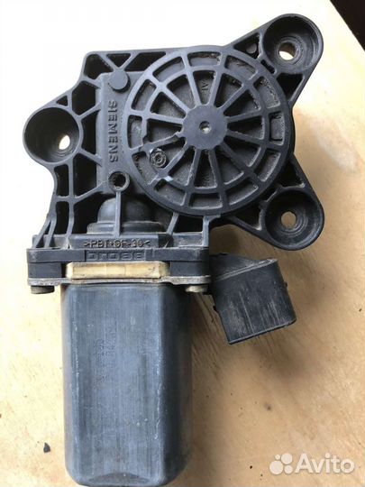 Мотор стеклоподъемника на гелендваген