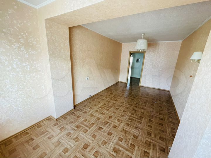 2-к. квартира, 70 м², 6/6 эт.