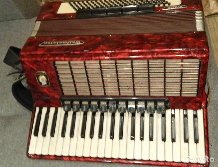 Аккордеон weltmeister 4/4