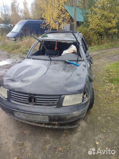 Volkswagen Passat 1.8 МТ, 2000, битый, 327 000 км