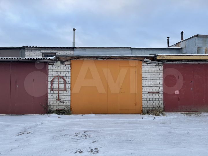 Гараж, > 30 м²