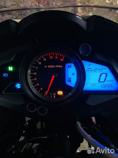 Bajaj pulsar rs200