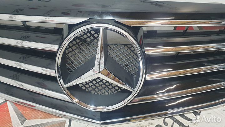 Решетка капота рестайл Mercedes-Benz W211