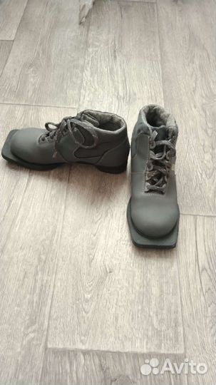 Лыжные ботинки