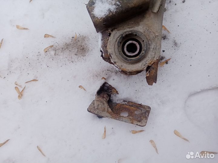 Задний подрамник на nissan teana j32 4wd