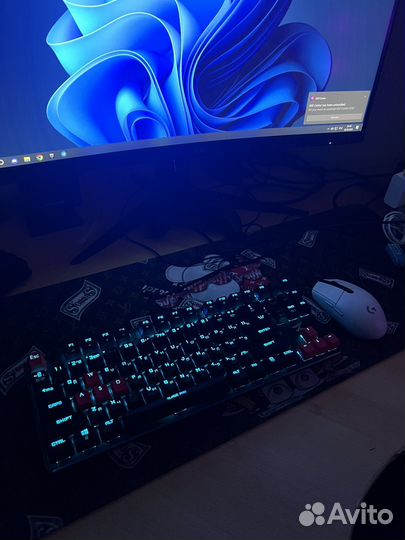 Игровая клавиатура и мышь g305