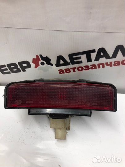 Стоп-сигнал Nissan Primera P12 седан QG 16 1.6