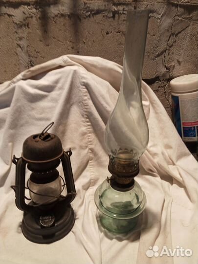 Стеклянная керосиновая лампа