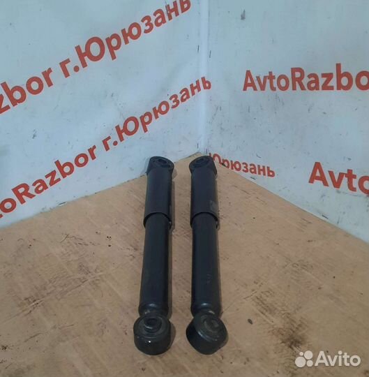 Задний амортизатор Nissan Presage VU30