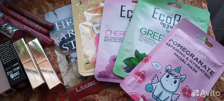 Набор косметики пакетом новый