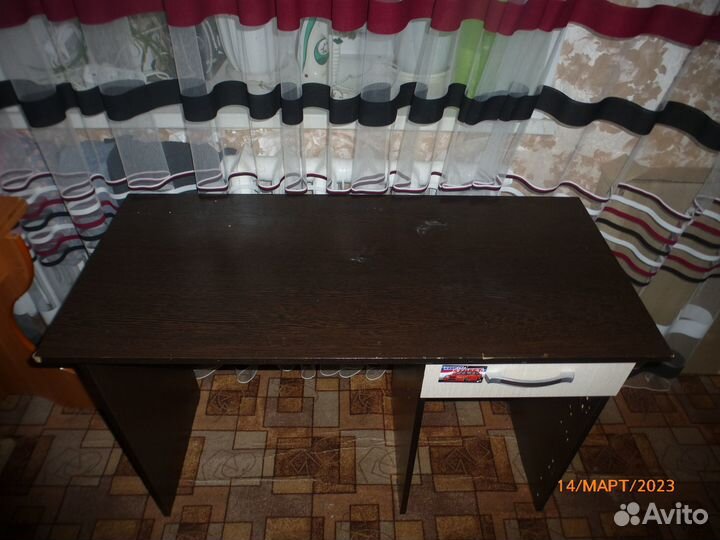 Стол компьютерный