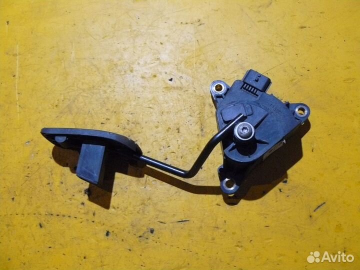 Педаль газа для Nissan Note 2008г