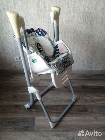 Детское кресло-качалка с обеденным столом