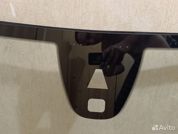 Лобовое стекло Tiguan