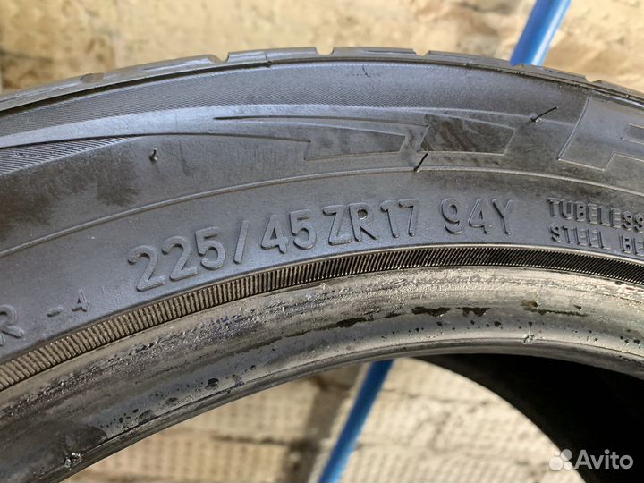 Toyo Proxes T1-R 225/45 R17