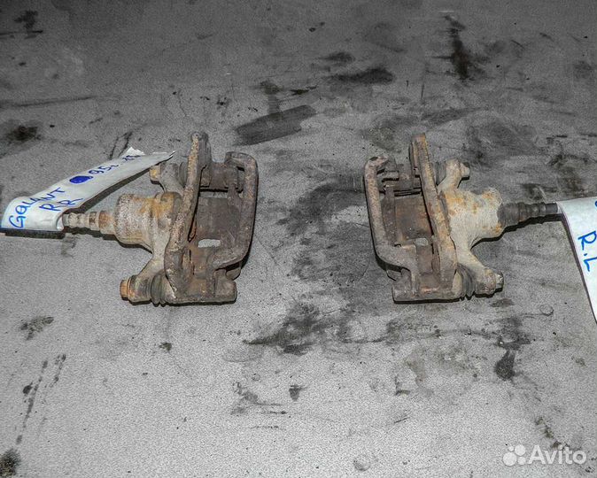 Суппорт задний правый Mitsubishi Galant 7