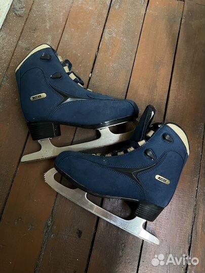 Коньки фигурные roces
