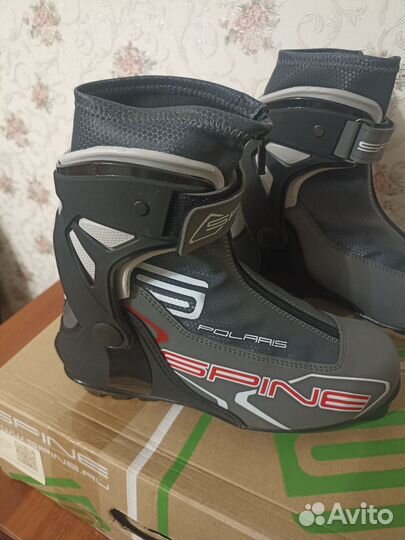 Лыжные ботинки spine