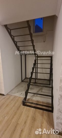 Лестницы на второй этаж металлическая № 468