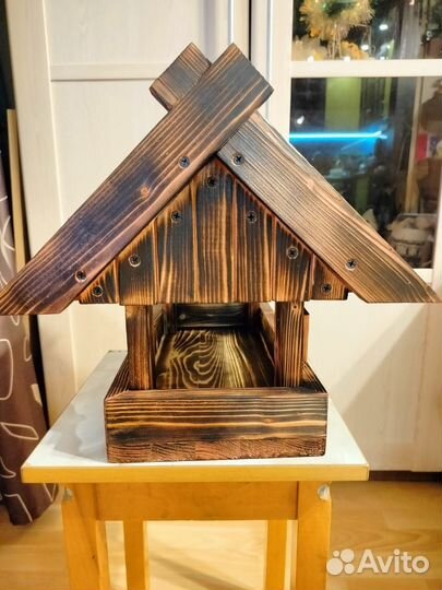 Кормушка для птиц из дерева