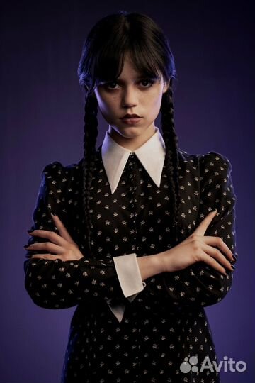 Дженна Ортега Уэнсдэй автограф на металле подарок