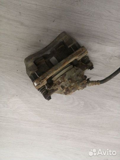 Суппорт передний левый Chery Tiggo T11