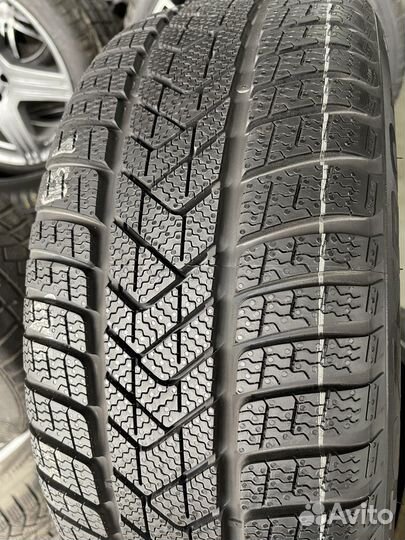 Pirelli Winter Sottozero 3 245/45 R18 100V