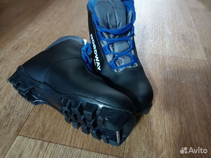 Детские лыжные ботинки 33 размер