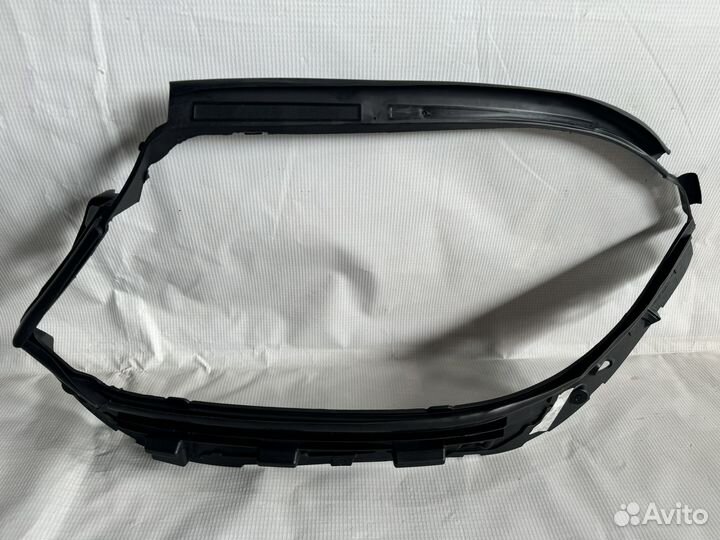 Уплотнитель фары LH Mercedes benz W166 GLS