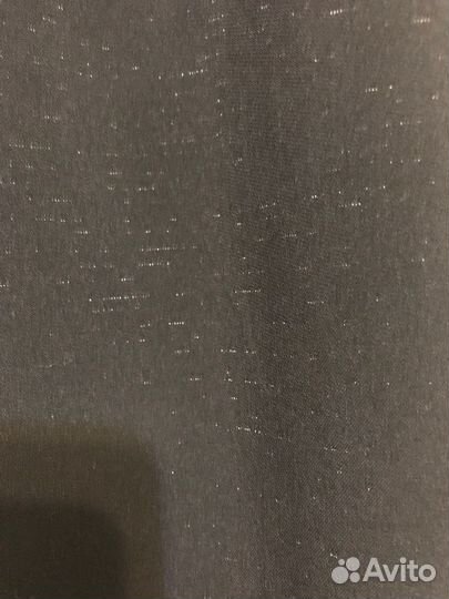 Чёрная юбка-карандаш ниже колена