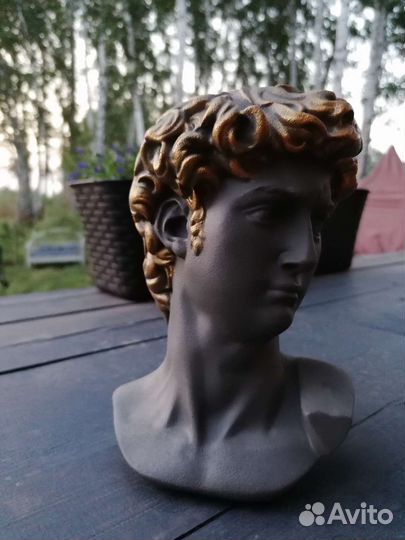 Статуэтка Давида