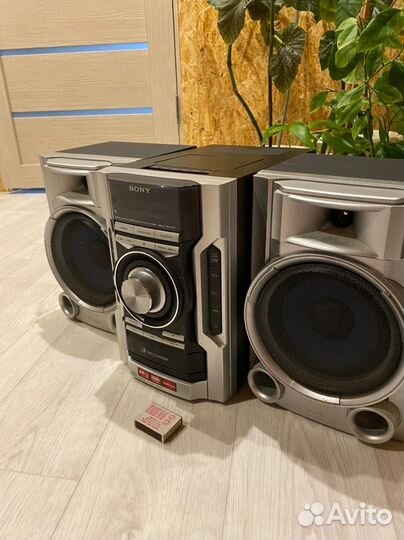 Музыкальный центр sony