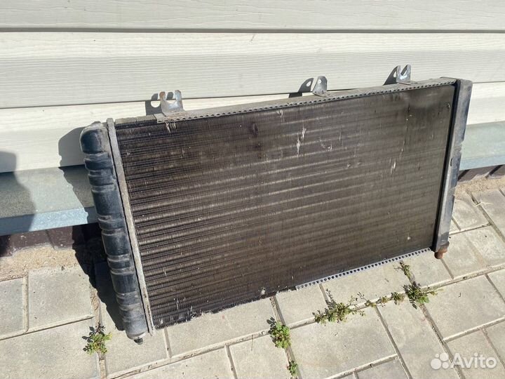 Радиатор охлаждения двигателя LADA 2171 универсал