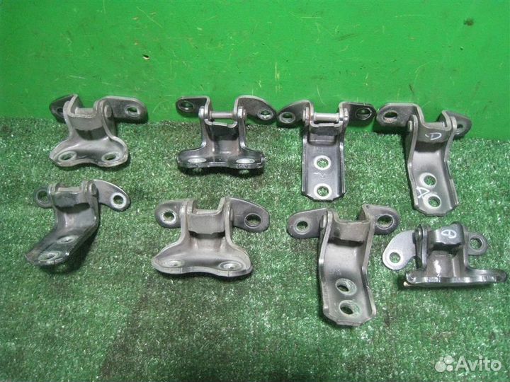 Петли дверей комплект Toyota Verso R2 2009