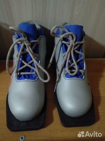 Лыжные ботинки