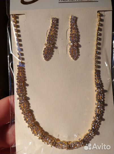 Комплект: колье, серьги