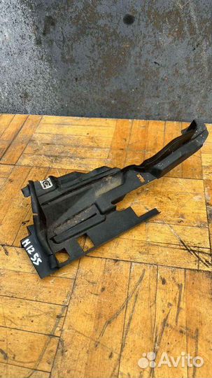 Накладка крыла левая Ford Focus 3