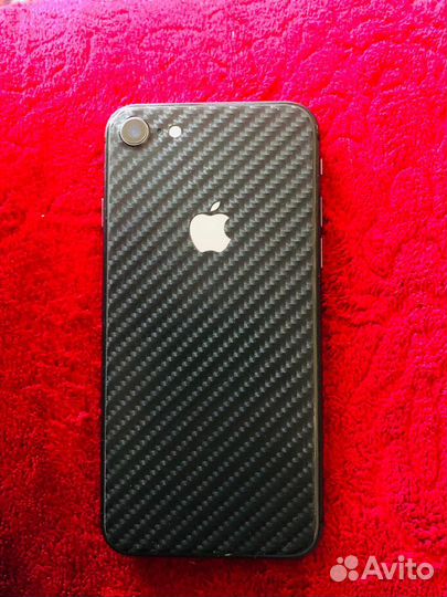 Телефон iPhone 8 64 gb