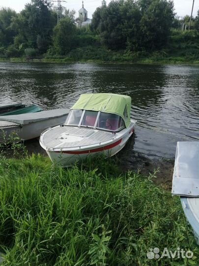 Катер прогулочный